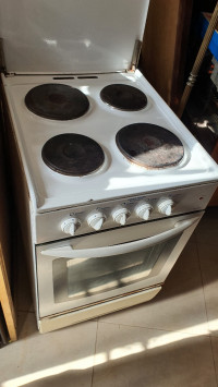 reparation-electromenager-cuisiniere-electrique-arthur-martin-electrolux-made-in-italy-ce-5028-staoueli-alger-algerie