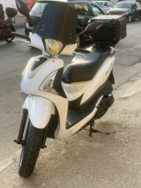 motos-et-scooters-st-sym-2020-alger-centre-algerie