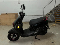 motos-et-scooters-vms-cuxi-2-2024-birkhadem-alger-algerie