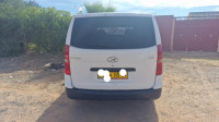 voitures-hyundai-h1-2015-vitre-12-places-hassi-rmel-laghouat-algerie