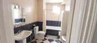SANITAIRES SALLE DE BAIN ET WC EN TRES BON ETATT 