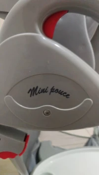 Table à manger bébé et mini pouce 