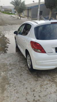 voitures-peugeot-207-2012-ain-bessem-bouira-algerie