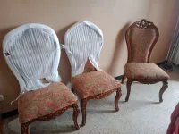 Quatre (04) chaises en hetre massive 