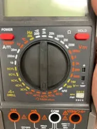 MULTIMETRE NUMERIQUE  AUTOMOBILE DIGITAL 
