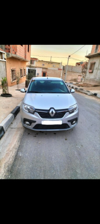 voitures-renault-symbol-2017-essentielle-hassi-el-ghella-ain-temouchent-algerie