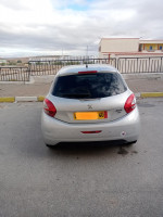 voitures-peugeot-208-2013-allure-khenchela-algerie