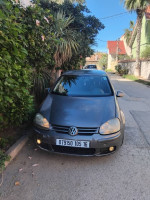 voitures-volkswagen-golf-5-2005-alger-centre-algerie