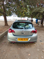 voitures-opel-astra-2012-algerie