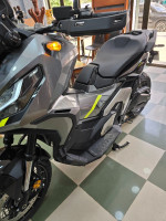 motos-et-scooters-honda-x-adv-750-2024-algerie