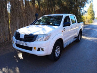 voitures-toyota-hilux-2014-legend-dc-4x4-sedjerara-mascara-algerie