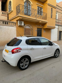 voitures-peugeot-208-2014-allure-biskra-algerie