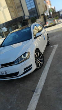 voitures-volkswagen-golf-7-2017-la-carat-bouira-algerie