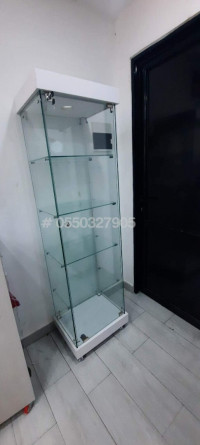 industrie-fabrication-vitrine-et-presentoir-dexposition-en-verre-alger-centre-algerie