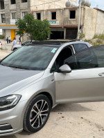 moyenne-berline-volkswagen-golf-7-2018-join-el-khroub-constantine-algerie