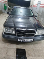 large-sedan-mercedes-classe-e-1995-300-boudjellil-bejaia-algeria