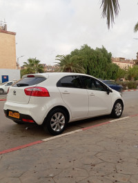 voitures-kia-rio-5-portes-2014-funny-oran-algerie