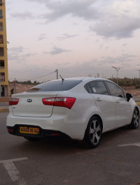 voitures-kia-rio-5-portes-2015-funny-facelift-es-senia-oran-algerie