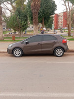 voitures-kia-rio-5-portes-2014-style-es-senia-oran-algerie