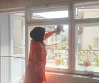 Femme de ménage à domicile, service de nettoyage & d'entretien pour entreprise, particulier, société