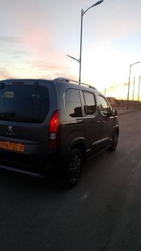 cars-peugeot-riftar-2022-makman-ben-amer-naama-algeria