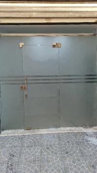 Vitrine en verre trempé 