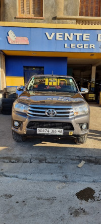 voitures-toyota-hilux-2016-revo-ain-temouchent-algerie