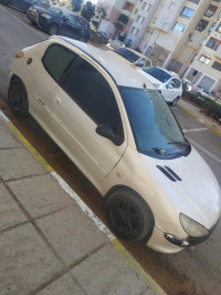 voitures-peugeot-206-2002-mostaganem-algerie