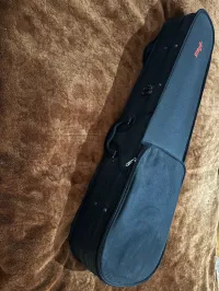 Pack violon électrique 4/4 avec violon électrique blanc en forme de S et étui semi-rigide