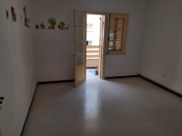 appartement-location-f4-alger-bouzareah-algerie