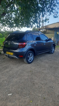 voitures-dacia-sandero-2017-stepway-meftah-blida-algerie