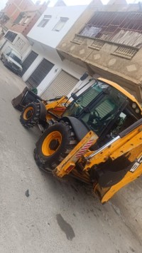 engin-jcb-retro-telescopi-2013-bougara-blida-algerie