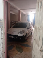 voitures-peugeot-partner-2013-b9-sidi-bel-abbes-algerie