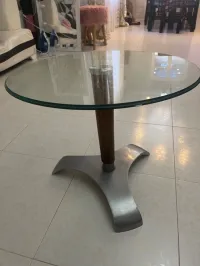 Table de base en verre