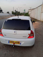 voitures-renault-clio-campus-2013-bye-bir-chouhada-oum-el-bouaghi-algerie