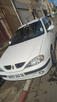 citadine-renault-megane-1-2002-lakhdaria-bouira-algerie