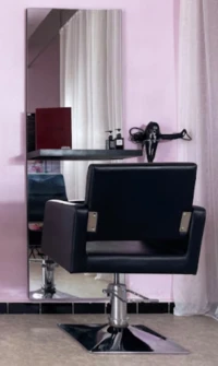 Chaise coiffure et poste 