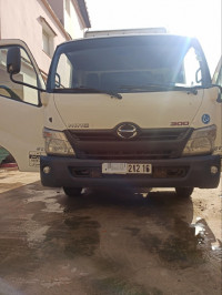 camion-611-hino-300-2012-douera-alger-algerie