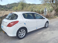 voitures-peugeot-308-2013-sportium-guelma-algerie