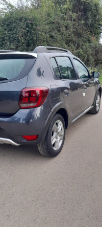 voitures-dacia-sandero-2019-stepway-restylee-alger-centre-algerie