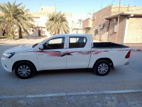 voitures-toyota-hilux-2017-legend-dc-4x2-hassi-messaoud-ouargla-algerie