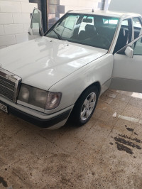 voitures-mercedes-w124-2001-e250-msila-algerie