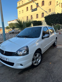 voitures-renault-clio-campus-2013-bye-mostaganem-algerie