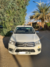 voitures-toyota-hilux-2017-ريفو-hassi-messaoud-ouargla-algerie