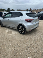 voitures-renault-clio-5-2023-evolution-heliopolis-guelma-algerie