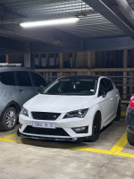 moyenne-berline-seat-leon-2015-linea-r-tlemcen-algerie