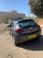 voitures-opel-astra-2011-sport-kouba-alger-algerie