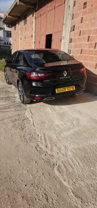 سيارات-renault-megane-4-2023-equilibre-شراقة-الجزائر