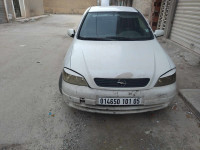 moyenne-berline-opel-astra-2001-batna-algerie