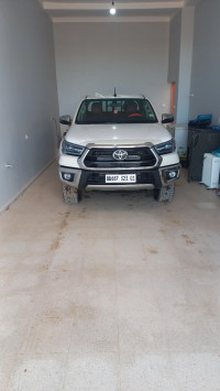 voitures-toyota-hilux-2023-4x4-adrar-algerie